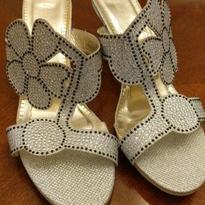 Jonn Fashion. Rhinestone Sandals size 10